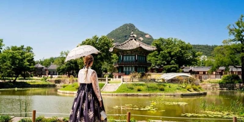 Layover Boredom? Try Airports with Free City Tours